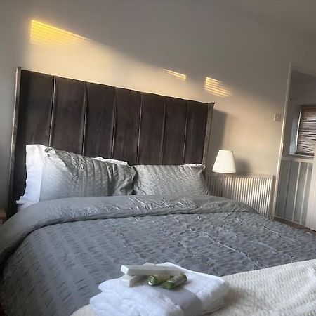 Home In Basildon, Essex Luaran gambar