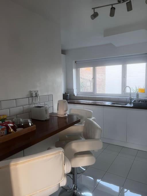 Home In Basildon, Essex Luaran gambar
