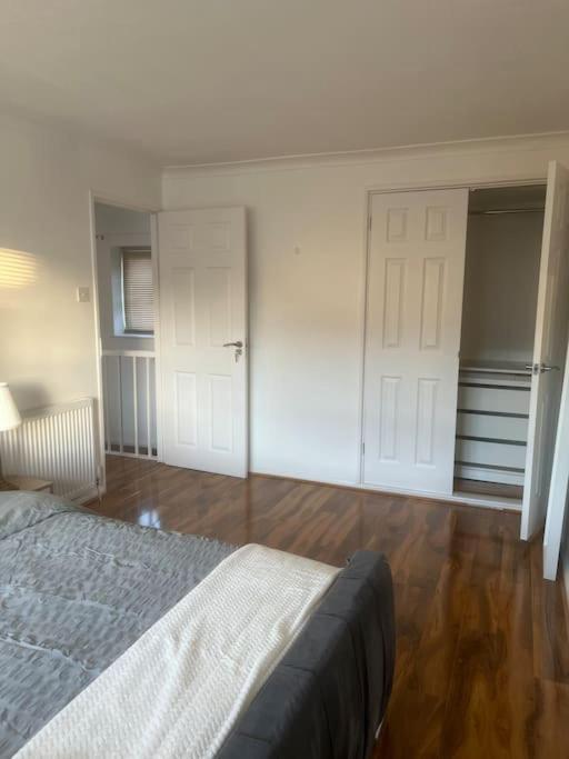 Home In Basildon, Essex Luaran gambar